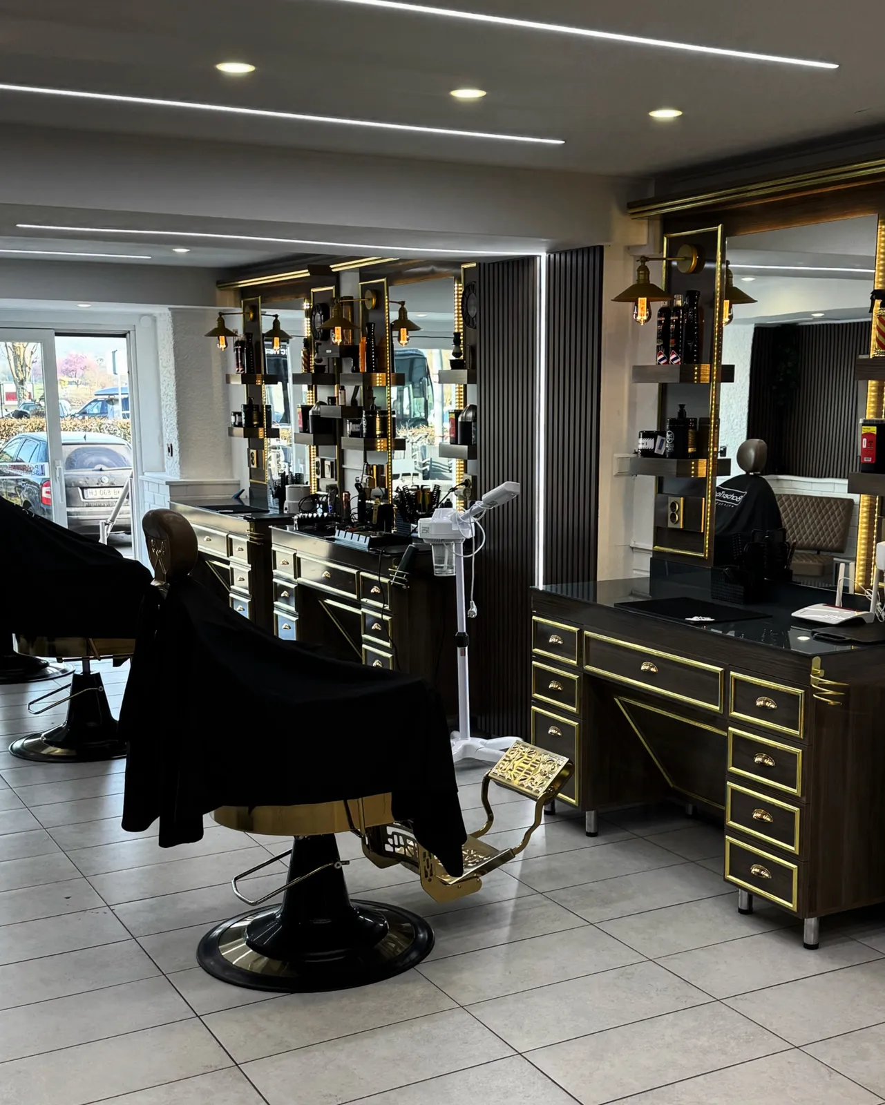 Kyki's Barber 2