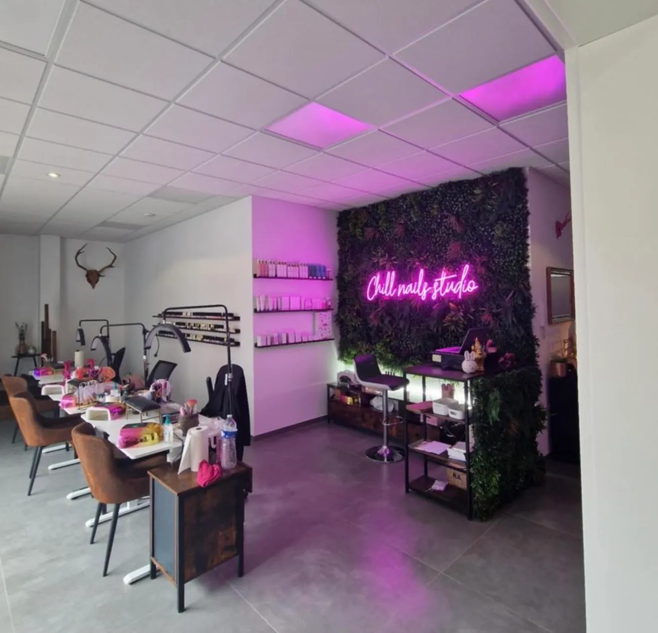 Chill Nails Studio gallery 2