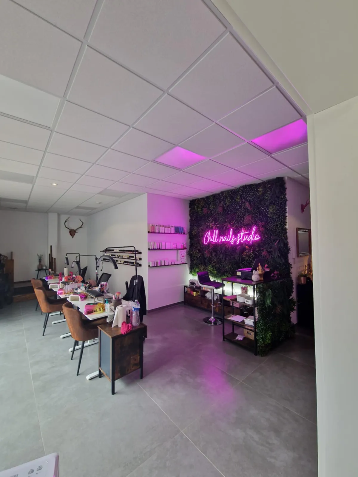 Chill Nails Studio gallery 1