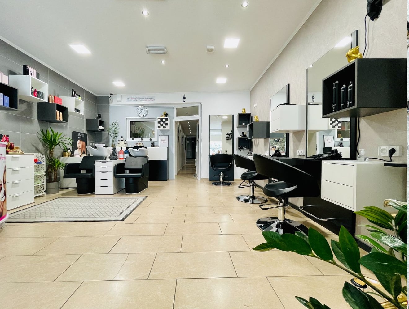 B Institut gallery 12